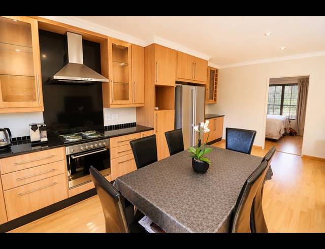 2 BEDROOM TOWNHOUSE FOR SALE IN EDENBURG